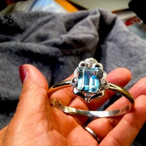 14 k white gold Natural aquamarine stone bangle 7 inches, kind of vintage.
